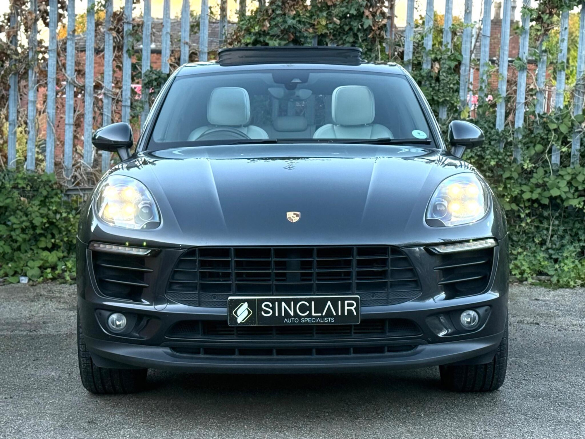 Porsche Macan photo 2