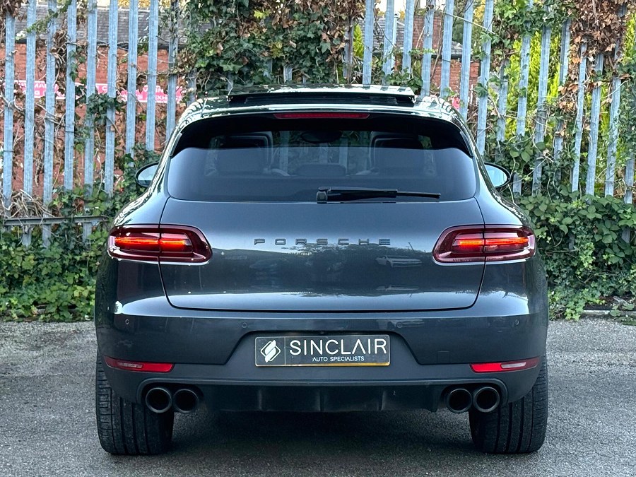 2016 Porsche Macan photo 6