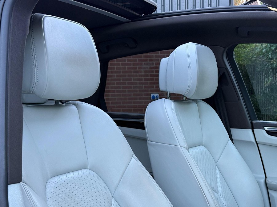 2016 Porsche Macan photo 13