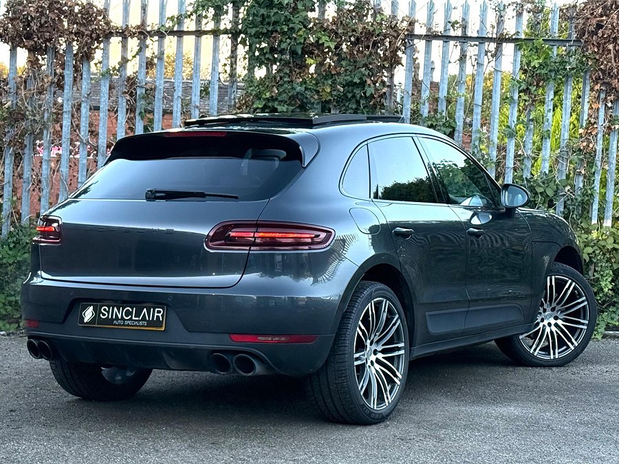 2016 Porsche Macan photo 8