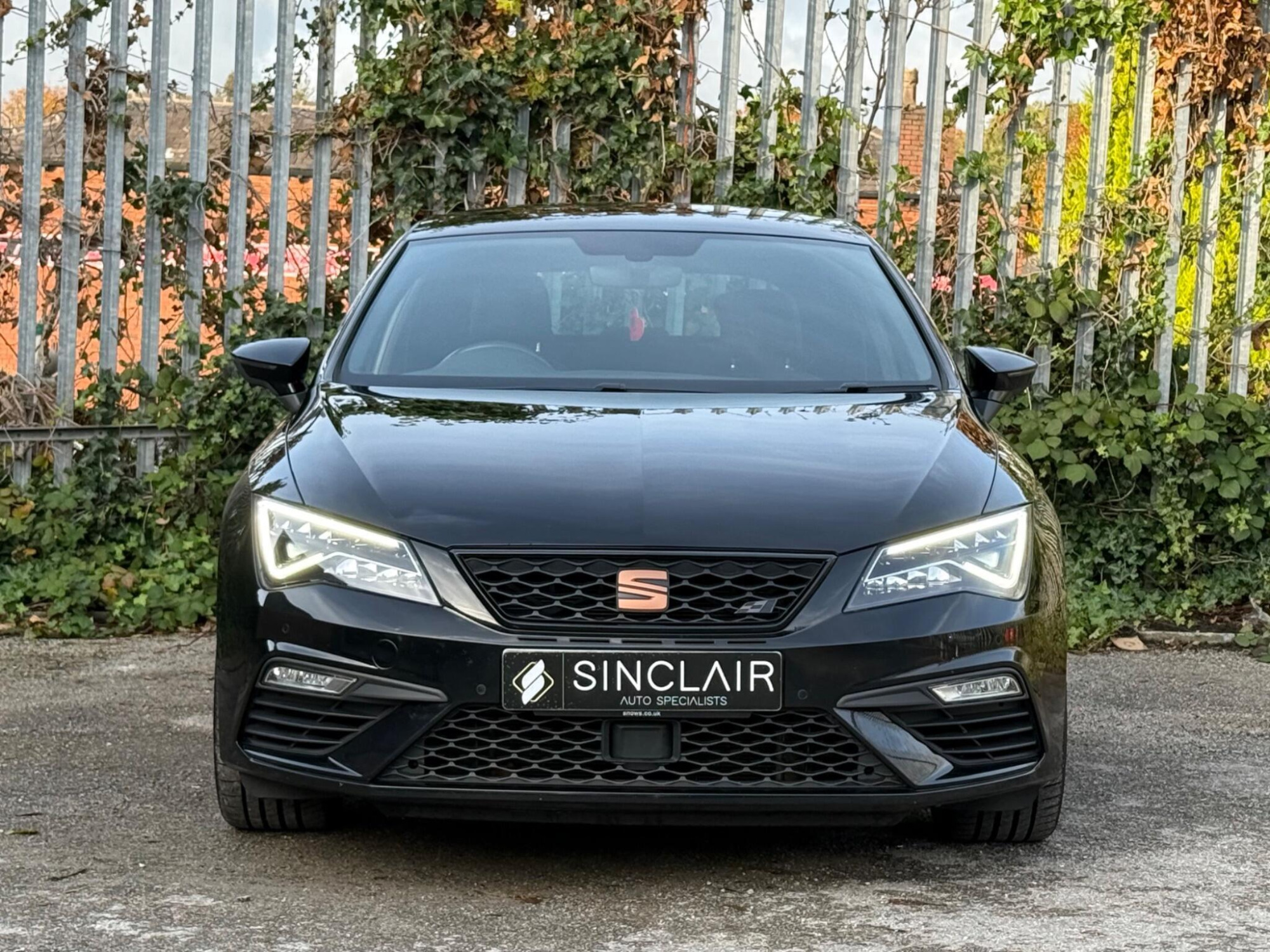 SEAT Leon photo 2