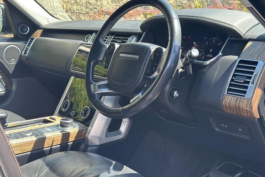 2020 Land Rover Range Rover photo 10