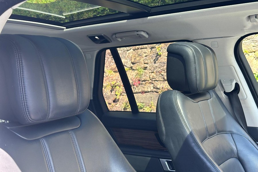 2020 Land Rover Range Rover photo 12
