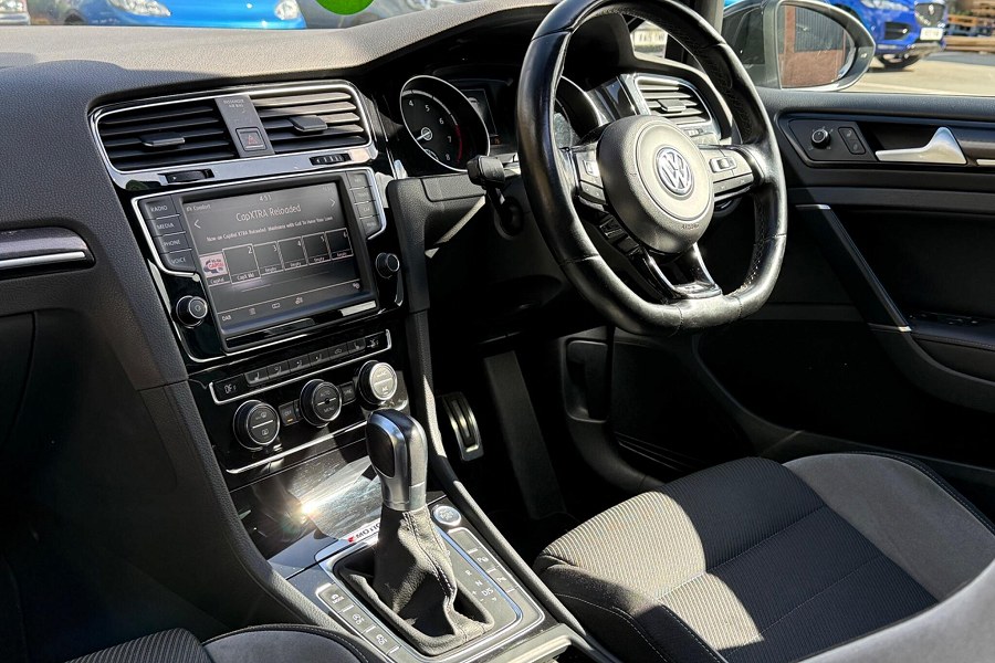 2015 Volkswagen Golf photo 9