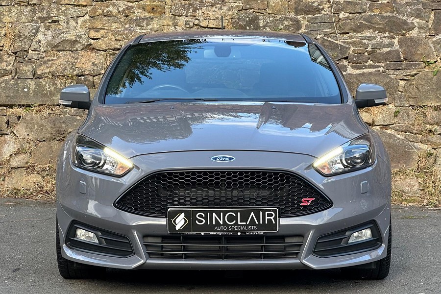 Ford Focus photo 2