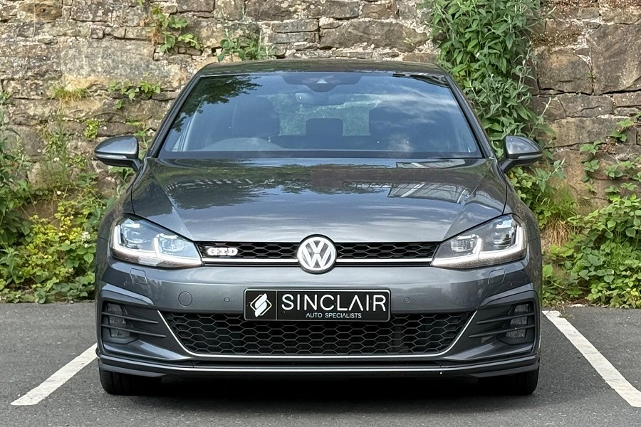 Volkswagen Golf photo 2