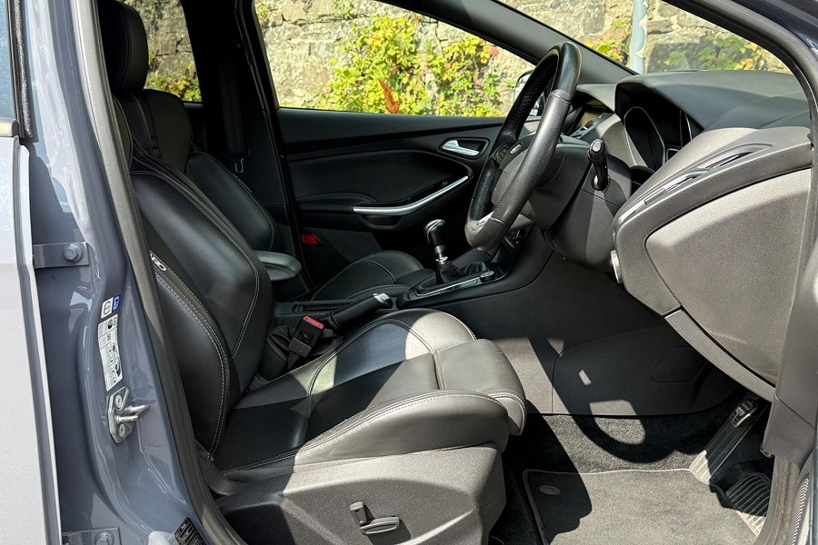2016 Ford Focus photo 12