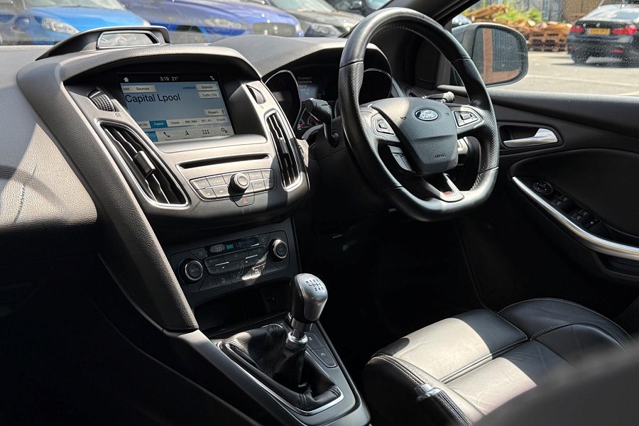 2017 Ford Focus photo 9