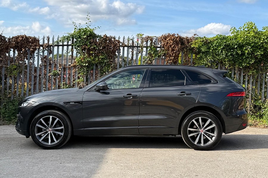 2018 Jaguar F-PACE photo 5