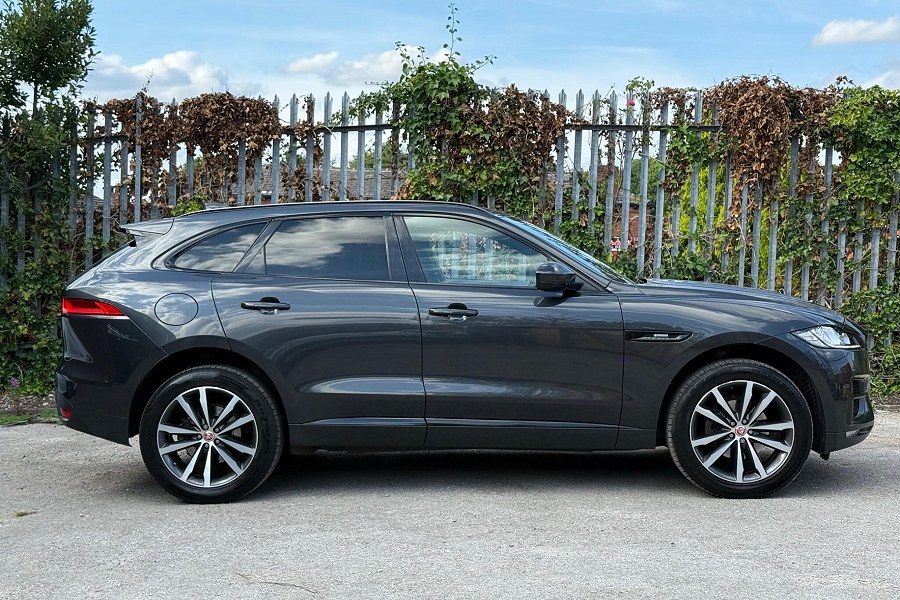 2018 Jaguar F-PACE photo 7