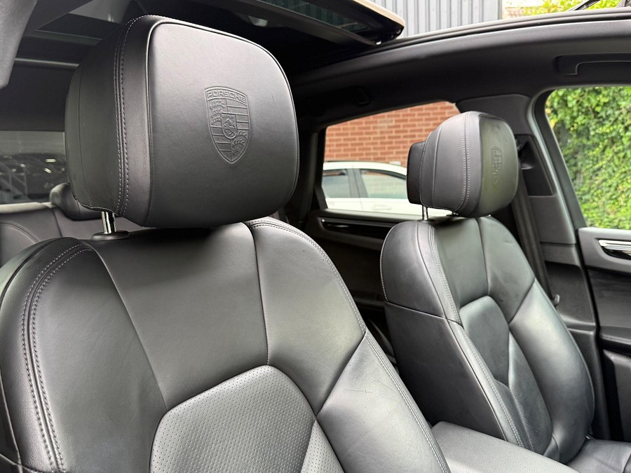2016 Porsche Macan photo 13