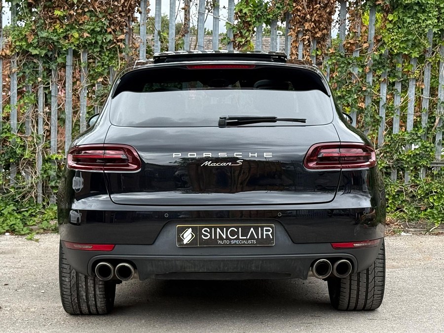 2016 Porsche Macan photo 6