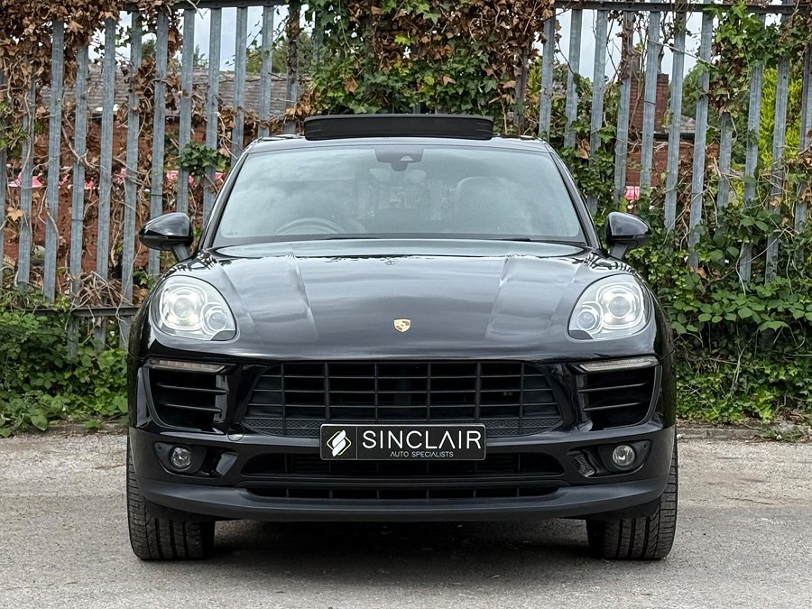 Porsche Macan photo 2