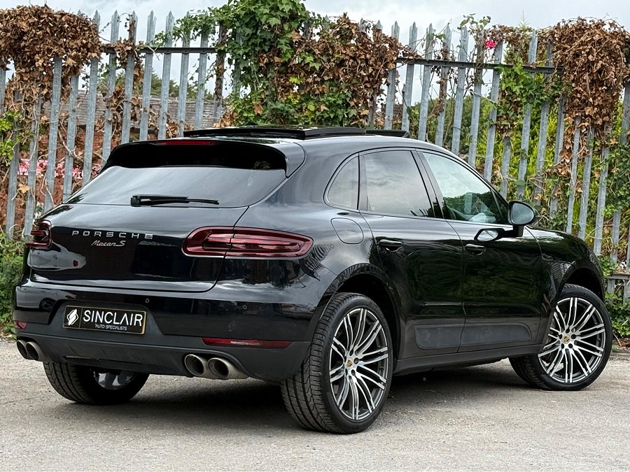 2016 Porsche Macan photo 8