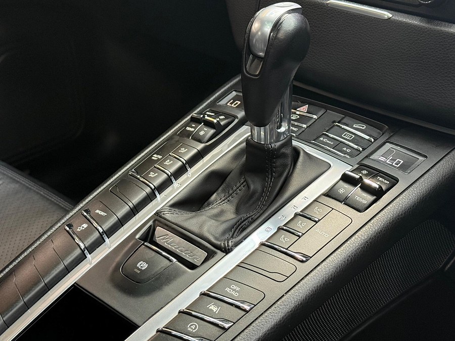2016 Porsche Macan photo 12