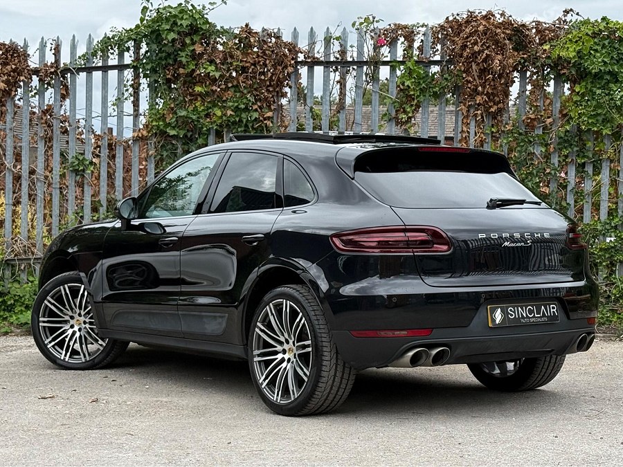 2016 Porsche Macan photo 4