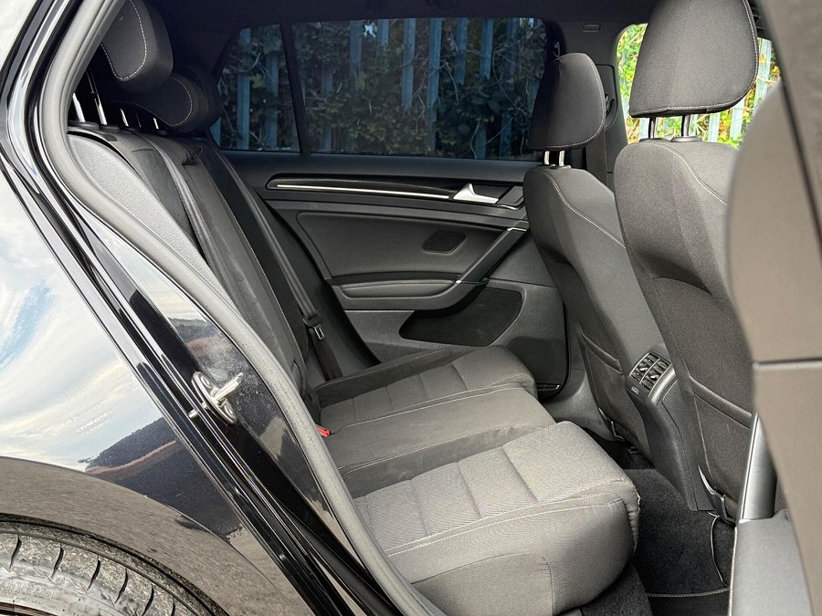 2018 Volkswagen Golf photo 13