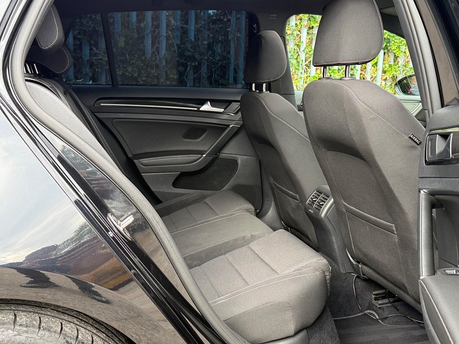 2018 Volkswagen Golf photo 14