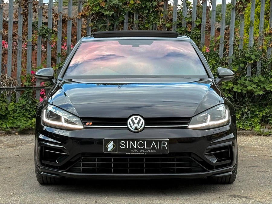 Volkswagen Golf photo 2