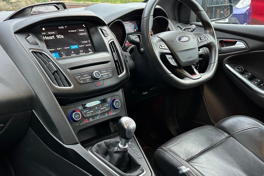 2017 Ford Focus photo 11