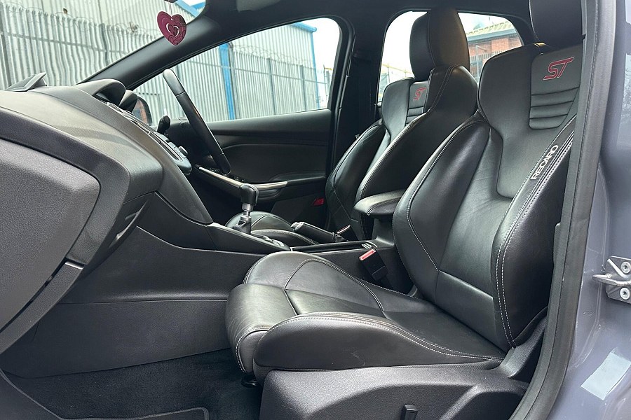 2017 Ford Focus photo 9