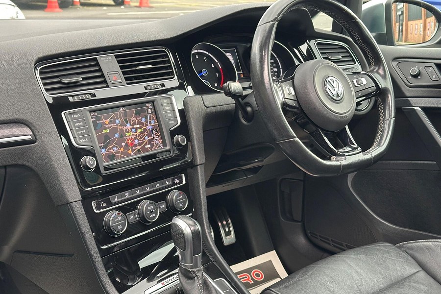 2015 Volkswagen Golf photo 12