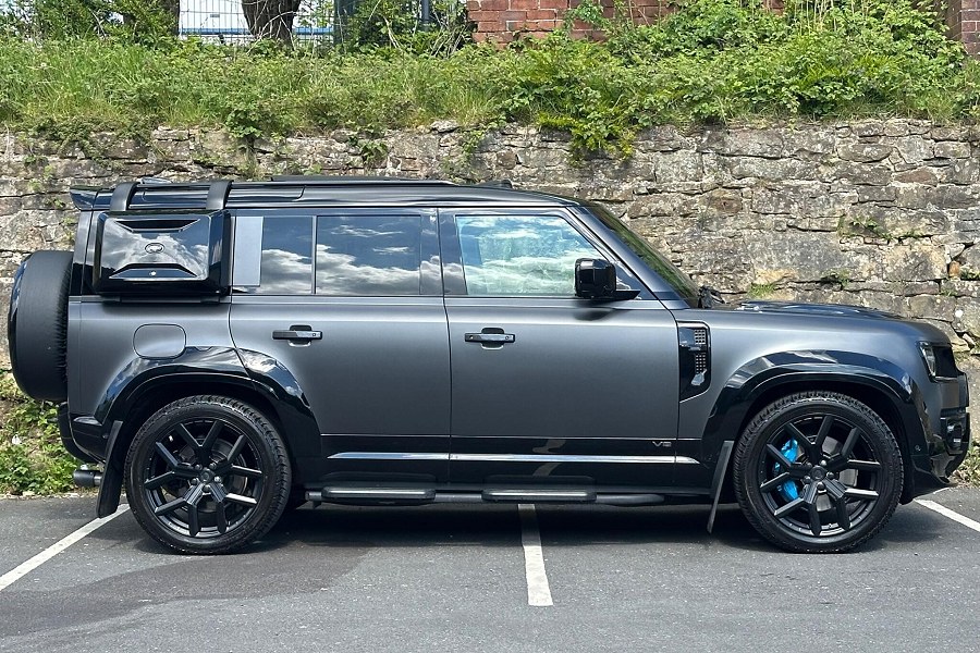 2021 Land Rover Defender 110 photo 7