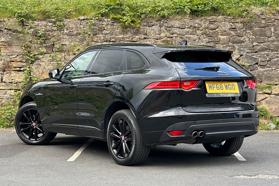 2018 Jaguar F-PACE photo 7