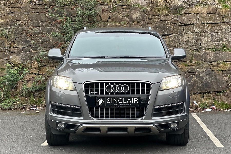 Audi Q7 photo 2