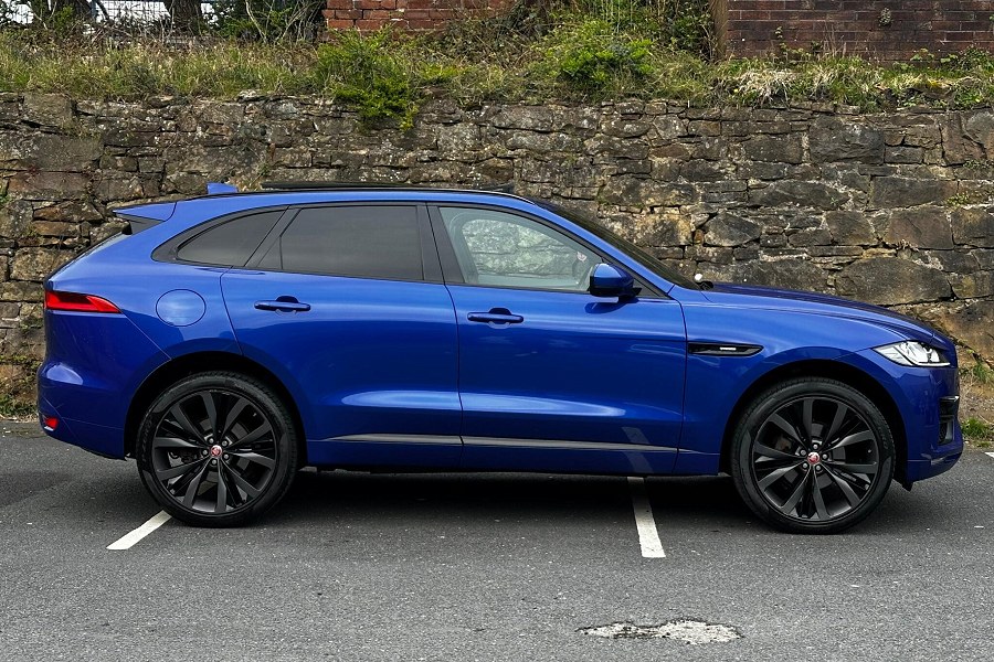 2017 Jaguar F-PACE photo 5