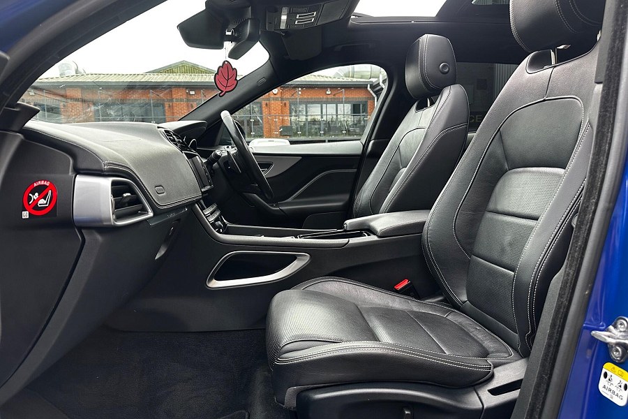 2017 Jaguar F-PACE photo 9