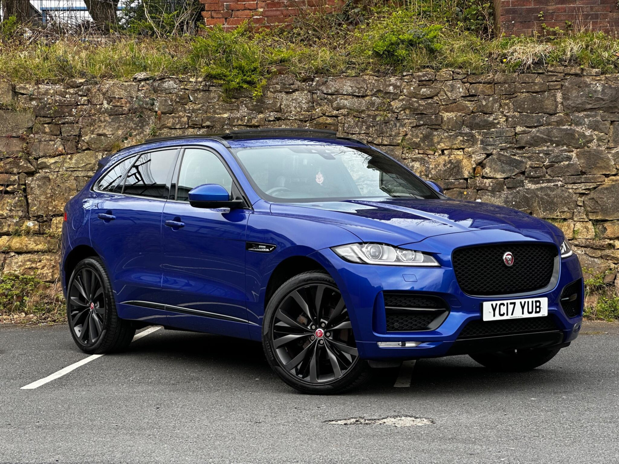 2017 Jaguar F-PACE 2.0 D240 R-Sport Auto AWD Euro 6 (s/s) 5dr for sale at Sinclair Auto Specialists