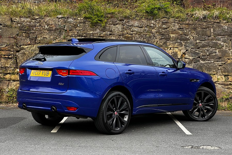 2017 Jaguar F-PACE photo 7