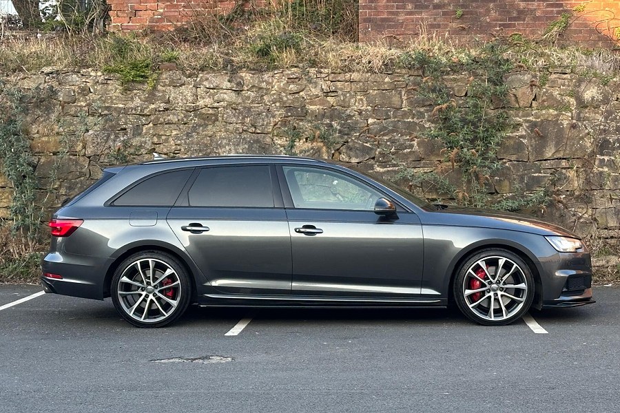 2017 Audi S4 Avant photo 5