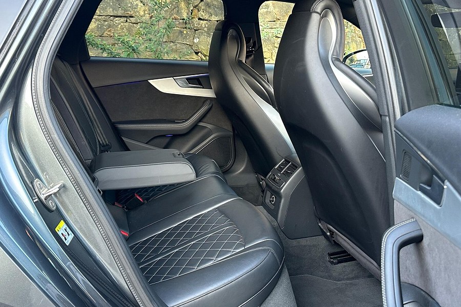 2017 Audi S4 Avant photo 11
