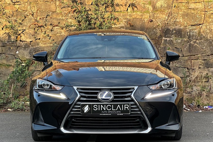 Lexus IS photo 2