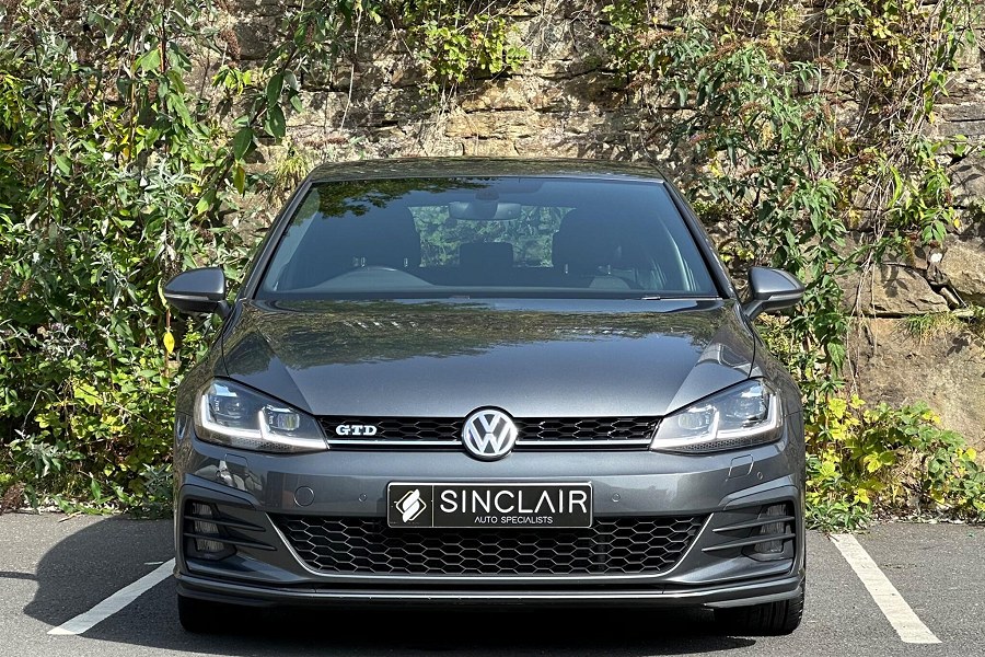 Volkswagen Golf photo 2
