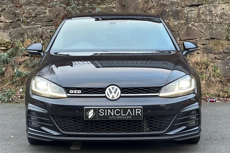 Volkswagen Golf photo 2