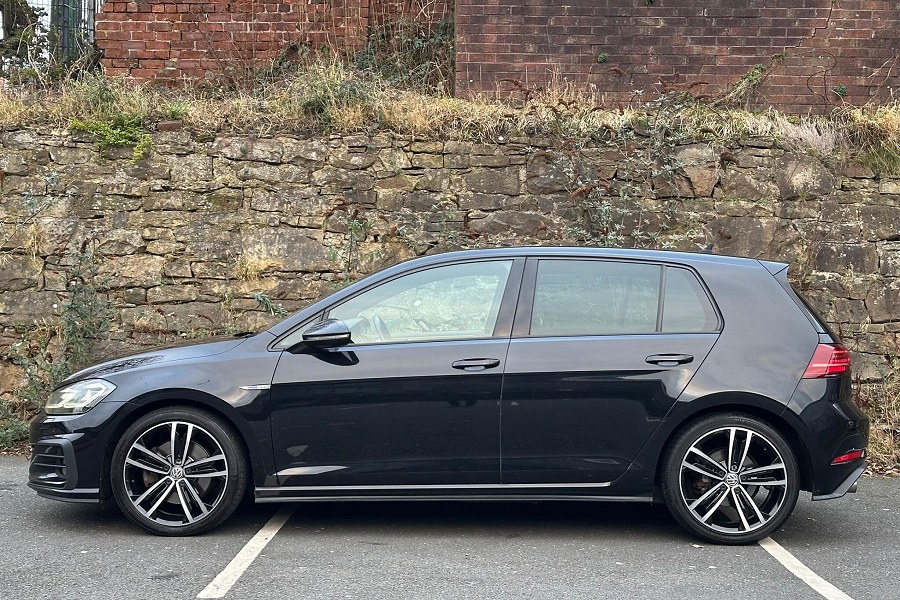 2017 Volkswagen Golf photo 4