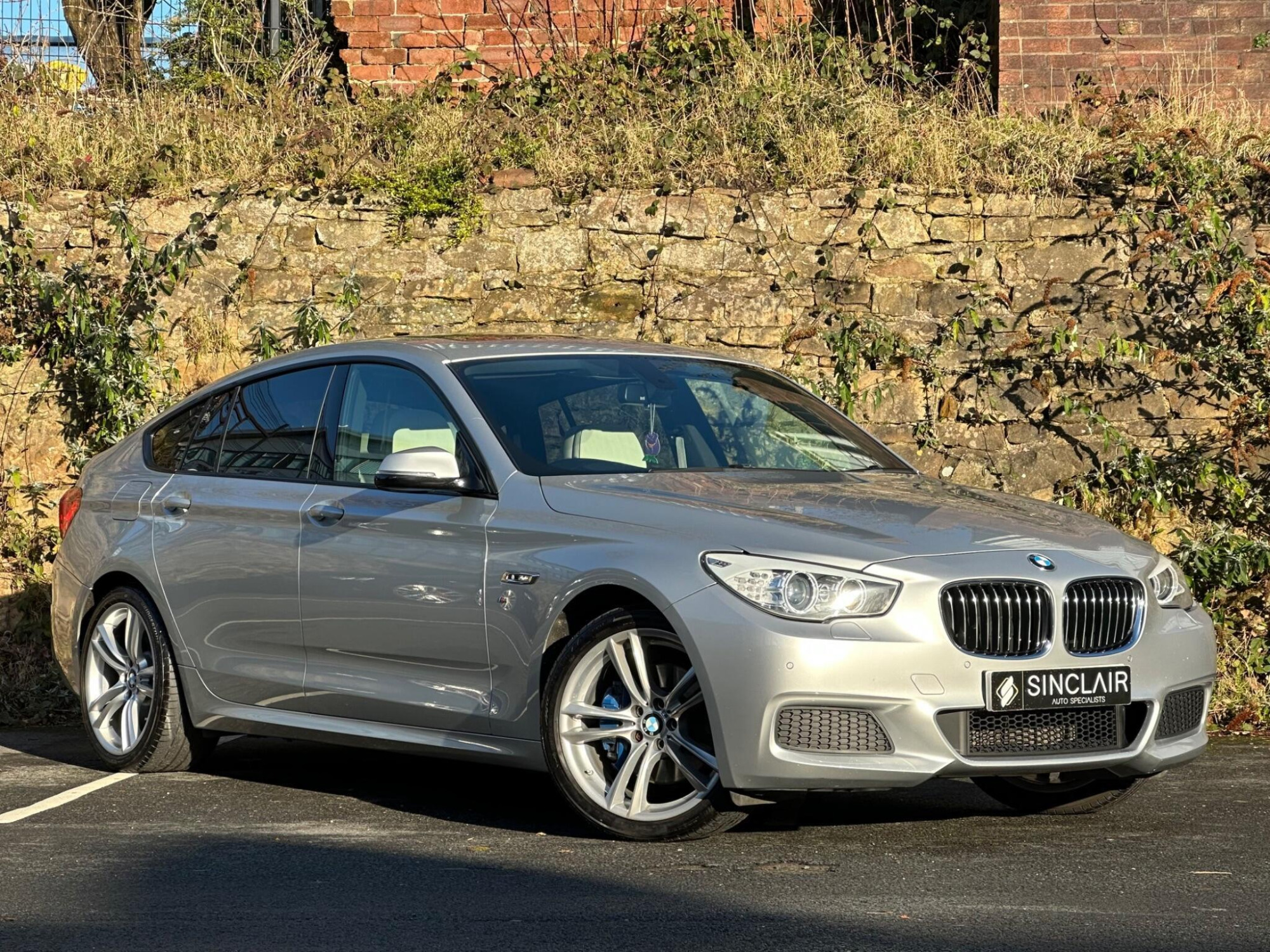 2015 BMW 5 Series Gran Turismo 2.0 520d M Sport GT Auto Euro 5 (s/s) 5dr for sale at Sinclair Auto Specialists