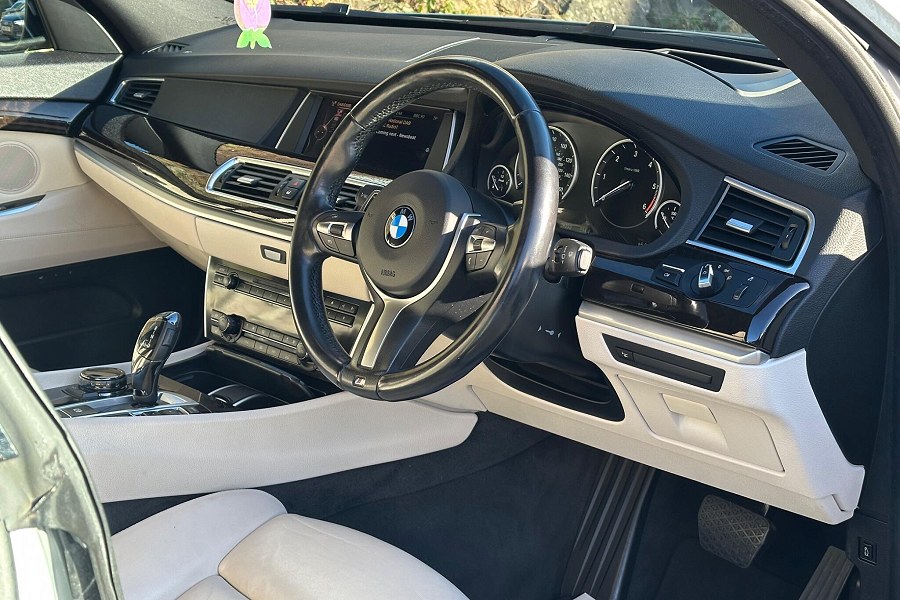 2015 BMW 5 Series Gran Turismo photo 10