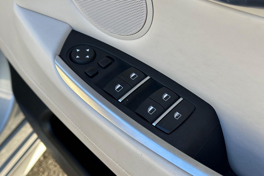 2015 BMW 5 Series Gran Turismo photo 11