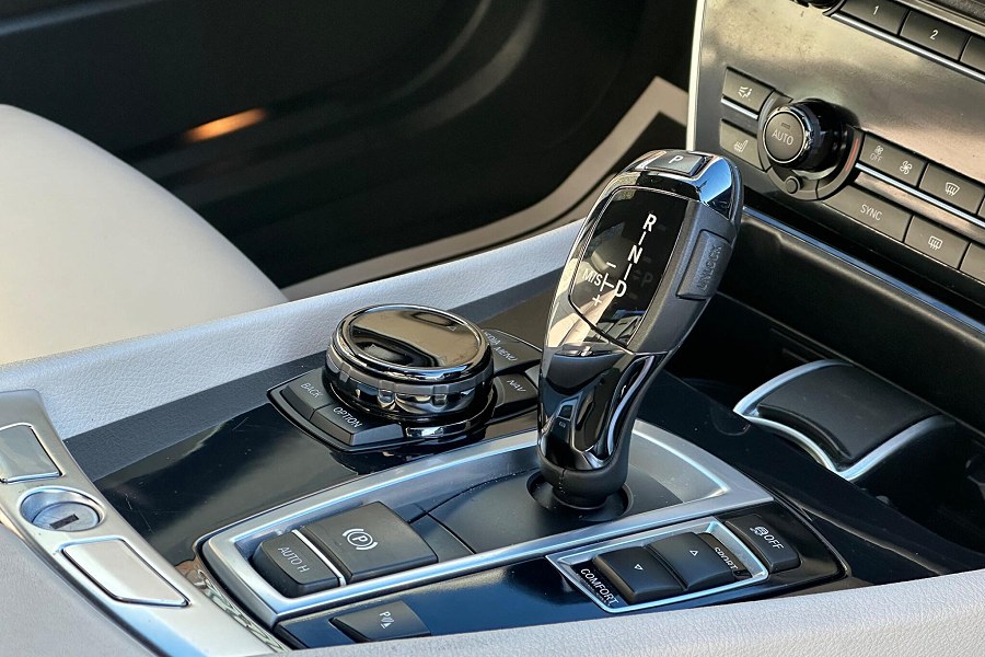 2015 BMW 5 Series Gran Turismo photo 13