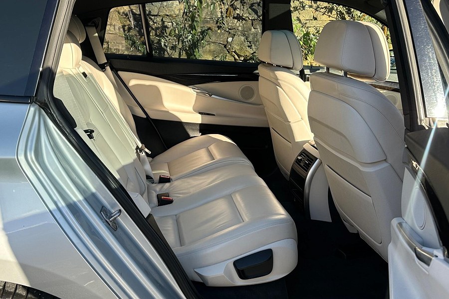 2015 BMW 5 Series Gran Turismo photo 14