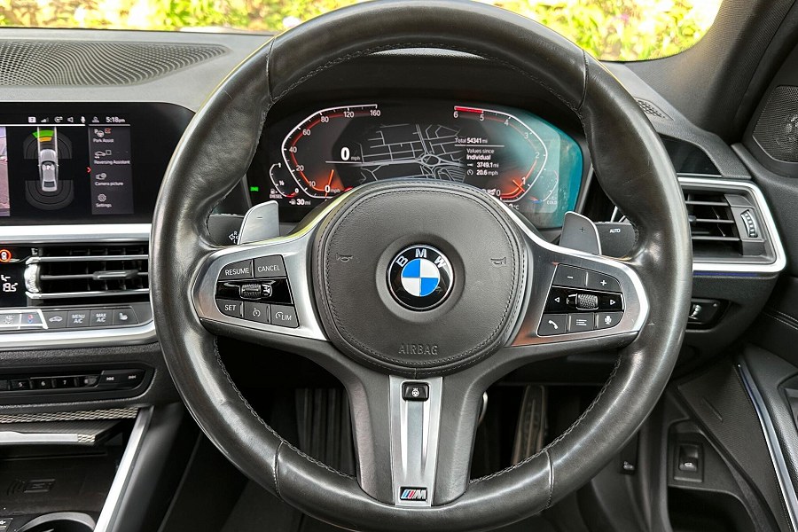 2019 BMW 3 Series photo 9