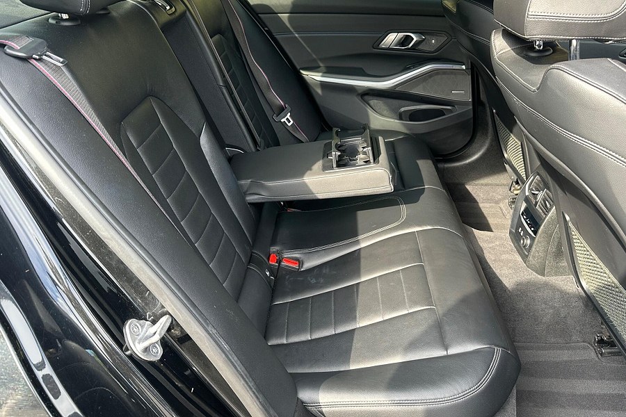 2019 BMW 3 Series photo 13