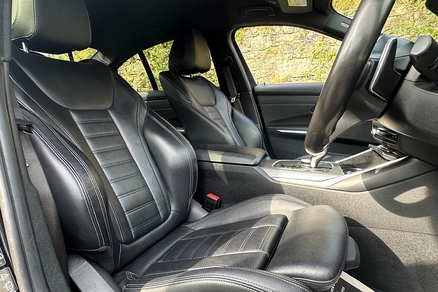 2019 BMW 3 Series photo 11