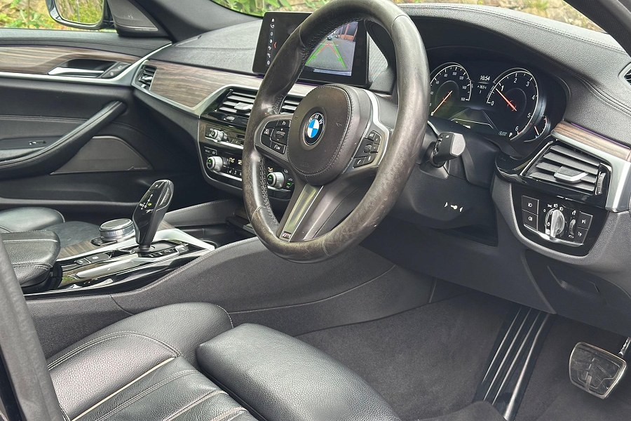 2017 BMW 5 Series photo 11