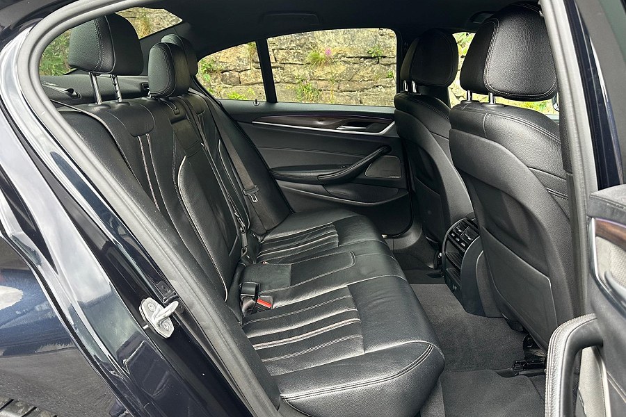 2017 BMW 5 Series photo 14