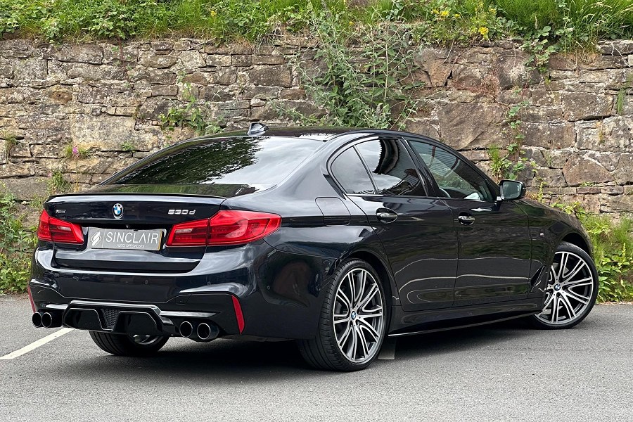 2017 BMW 5 Series photo 4